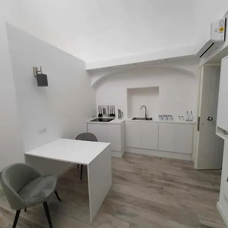 Tra Storia E Design La Domus Apartmán