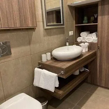 Apartment Tra Storia E Design La Domus